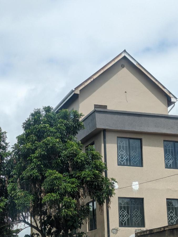 Mufasa City Hostel And Apartments Arusha Esterno foto