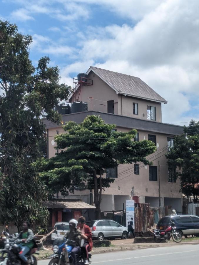 Mufasa City Hostel And Apartments Arusha Esterno foto