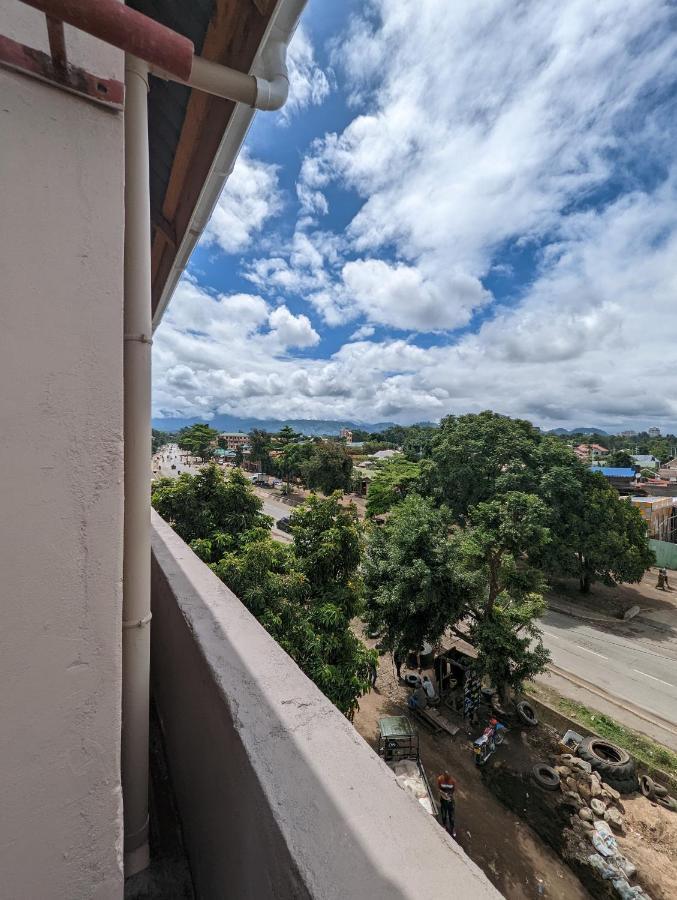 Mufasa City Hostel And Apartments Arusha Esterno foto
